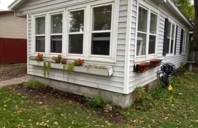 Hoff - 05 - 1527 Ferry Street photos photos