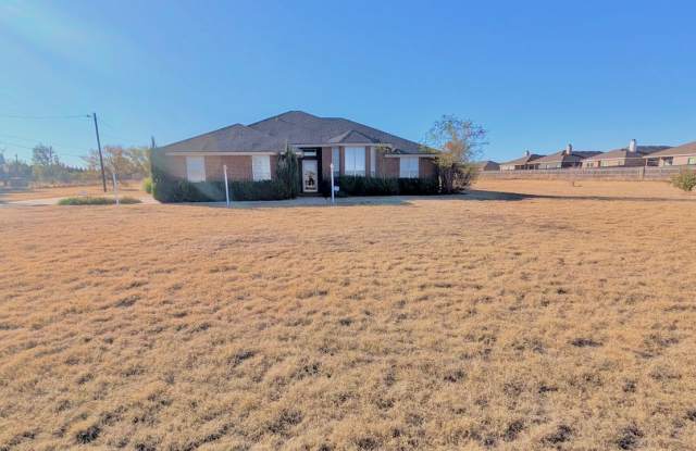 2 acre 4 bed 2 1/2 bath - Frenship ISD with basement! - 8909 19th Street, Lubbock, TX 79407
