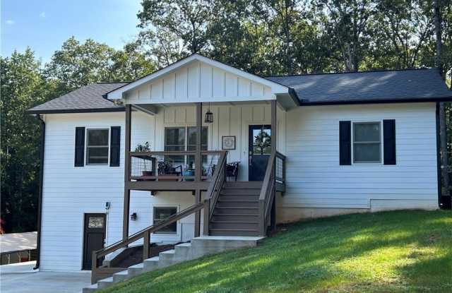 215 Pinecone Lane photos photos