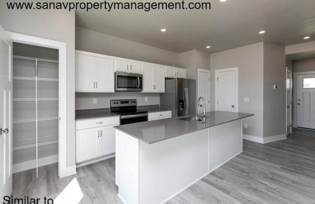 Charming 4‑Bedroom Home in Prime Radiant Point / Urbandale Area Gallery 3