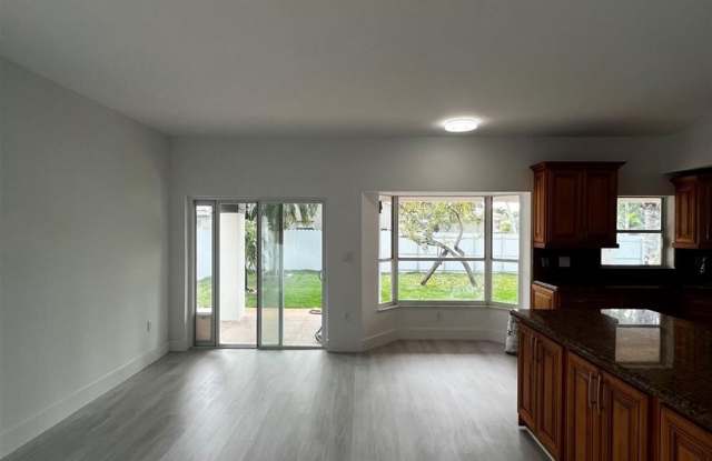 16094 Southwest 77th Terrace Gallery 4