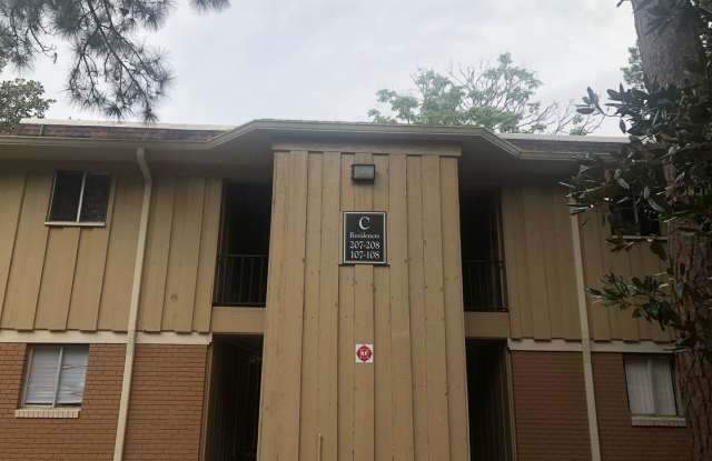 Great location, 2/2 close to UF , Shopping  Dining photos photos