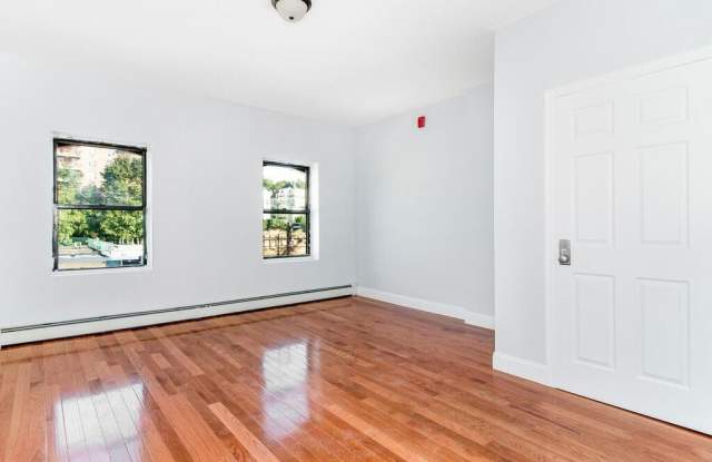 251 Warburton Avenue photos photos