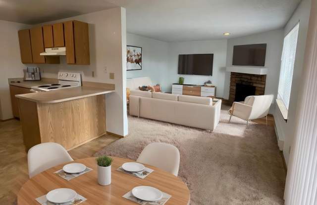 Upper Floor 2 Bedroom 1 Bath Apartment With Washer/Dryer! photos photos