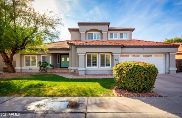 5655 E BEVERLY Lane photos photos