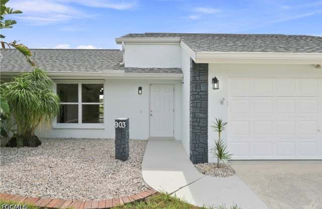 903 SE 20th Court Gallery 3