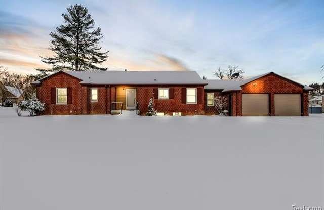 515 E AVON Road - 515 East Avon Road, Rochester Hills, MI 48307