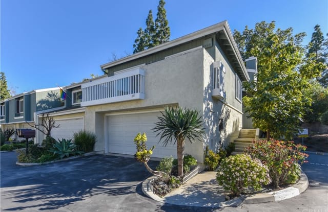 877 Deep - 877 Deep Crk, Costa Mesa, CA 92626