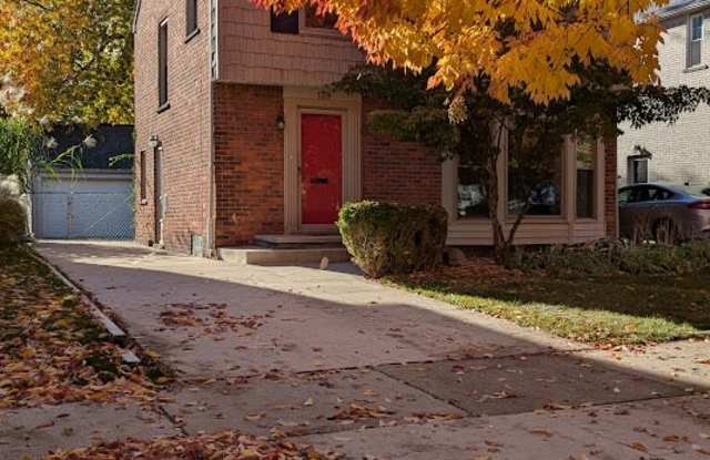 179 Mc Kinley Avenue - 179 Mc Kinley Avenue, Grosse Pointe Farms, MI 48236