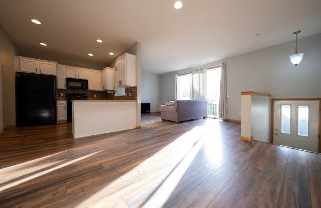 2575 136th St. W. Gallery 1