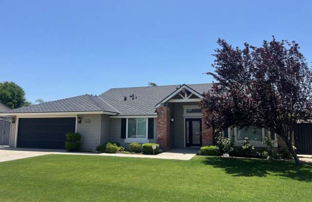 Beautiful 3 Bed West Bakersfield Home W/Pool  RV Parking - AVAILABLE FOR OCTOBER MOVE IN photos photos