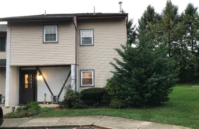 339 Greenland Dr - 339 Greenland Drive, Lancaster County, PA 17602