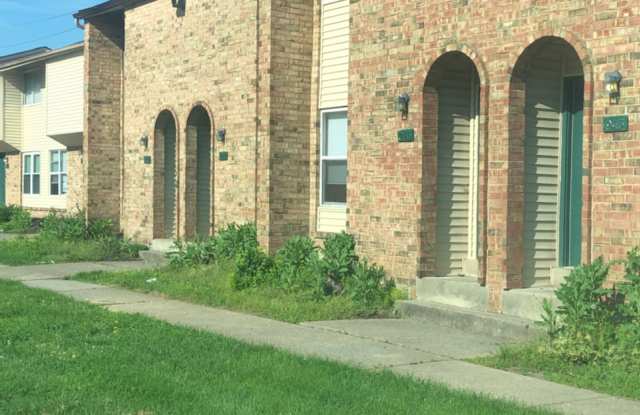 2306 Forest Creek Circle Drive Gallery 2