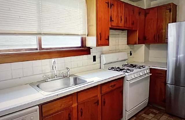 22 Daniels Ct. - 22 Daniels Court, Waltham, MA 02451