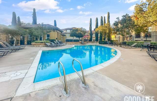 Gorgeous 2 Bed/2 Bath Condo in a Quiet, Charming Community photos photos