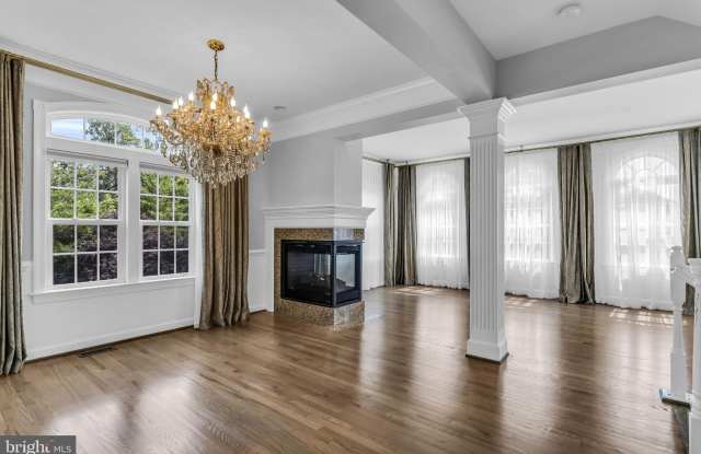 25241 BEACH Place Gallery 2