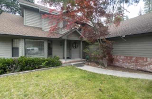 1739 Holiday Ln photos photos