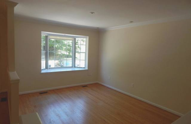 10259 GREEN HOLLY TERRACE Gallery 3