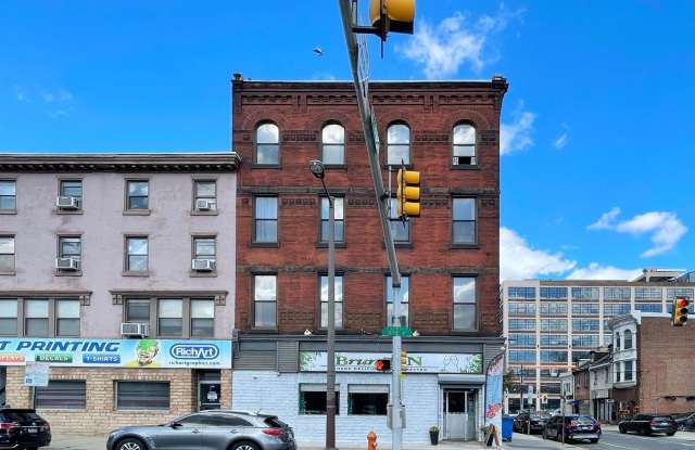 1301-3 VINE Street unit: 3 photos photos