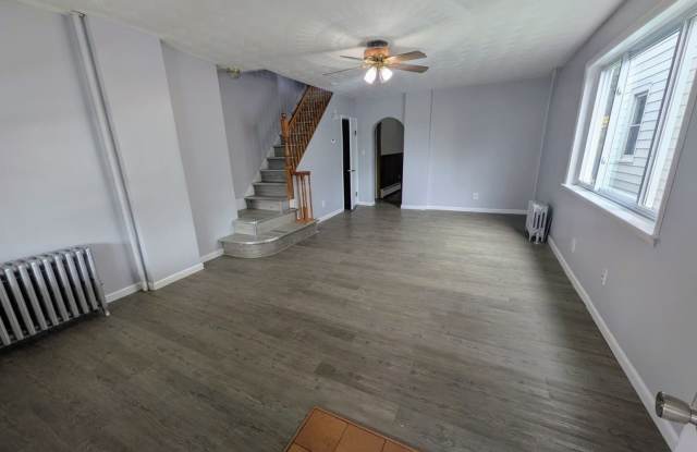 Charming 3BR  in Exeter Gallery 3