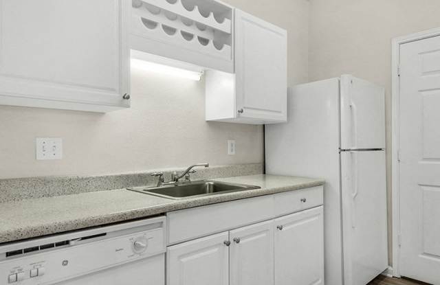 Marcus Pointe Grande photos photos
