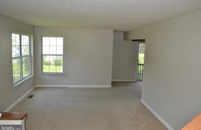 443 DARBY LANE Gallery 2