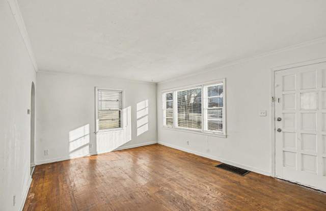 Beautiful 2 Bedroom 1 Bathroom house in Kansas City! photos photos