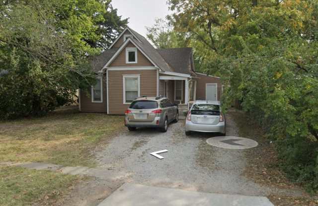 1822 Maine St - 3 bedroom house near KU! photos photos
