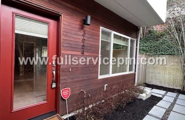Contemporary 3 BD Mt. Baker Townhome! Location!! photos photos