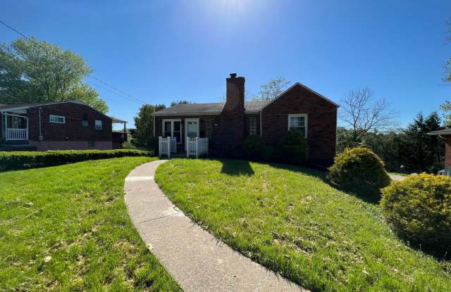 Modern 3 bedroom, 1.5 bathroom home in Bethel Park photos photos