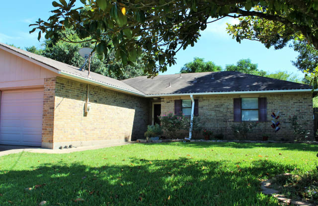 733 E Mill St - 733 East Mill Street, Bellville, TX 77418