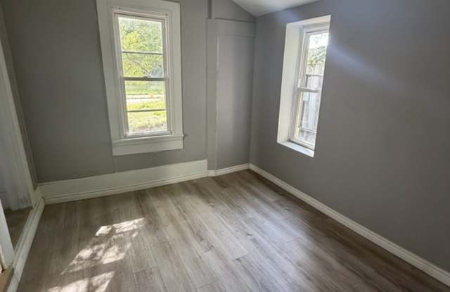 1230 Norwood Road - Lower Gallery 3