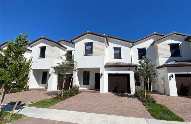 211 SW 159th Ter photos photos