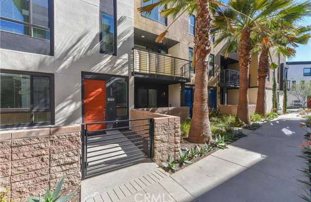 2870 North Glassell Street Gallery 1