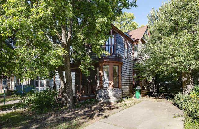Prime 5 Bedroom in Dinkytown close to the U of M! photos photos
