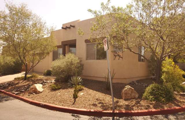 Central Tucson, close to everything, community pool photos photos