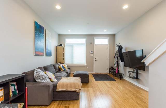 2445 CORAL Street photos photos