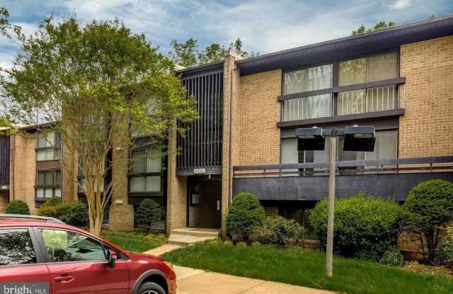 11564 ROLLING GREEN Court Gallery 3