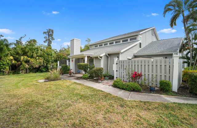 Well-maintained,2 bed 2 bath two-story condo located in Fort Myers Gallery 3