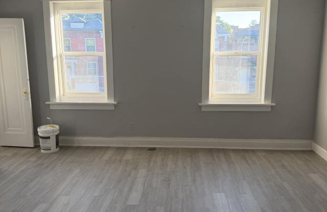 4704 Greer Avenue - 21fl Gallery 2