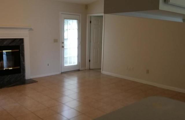 8118 PINEVERDE LN Gallery 4