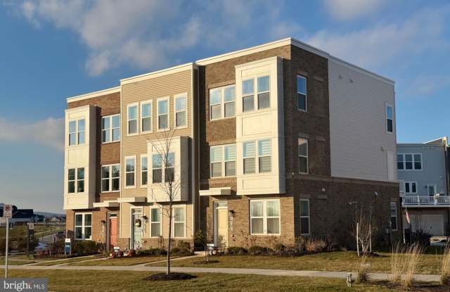 14305 DOWITCHER WAY photos photos