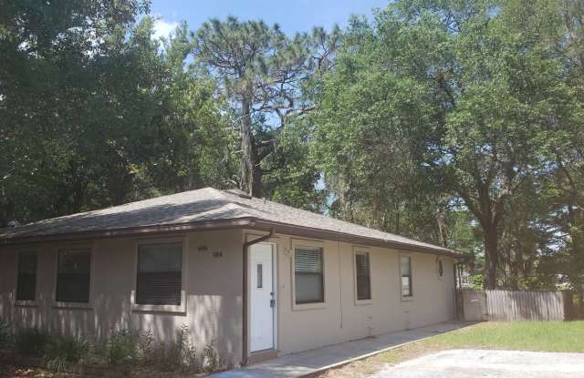 Lovely 2/1 Duplex near Downtown Inverness!!! - 227 Davidson Avenue, Inverness, FL 34450