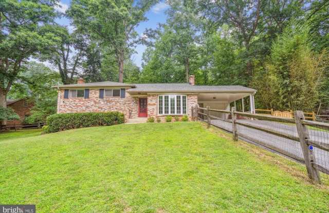 100 CARLISLE DR photos photos