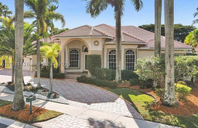 2501 Poinciana Dr photos photos