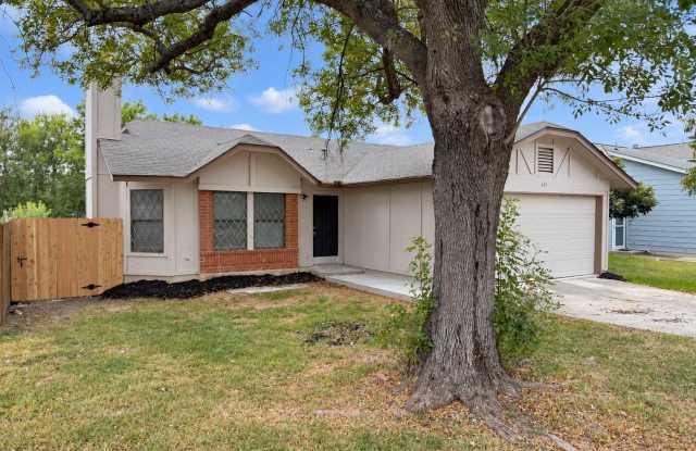 MOVE-IN READY 3-bedroom, 2-bath single-story home in Northeast San Antonio! Gallery 4