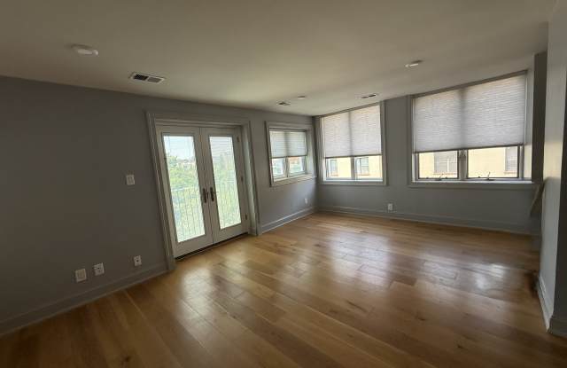 2100 Newport Place Northwest Unit 4 - 1 Gallery 4
