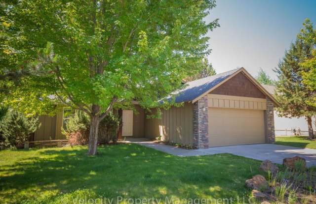 Light and bright 3 bedroom, 2 bath home - 1 dog considered! photos photos