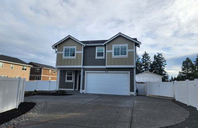 Yelm Creek Estates, 4 Bedroom, 2.5 Bathroom Home! photos photos