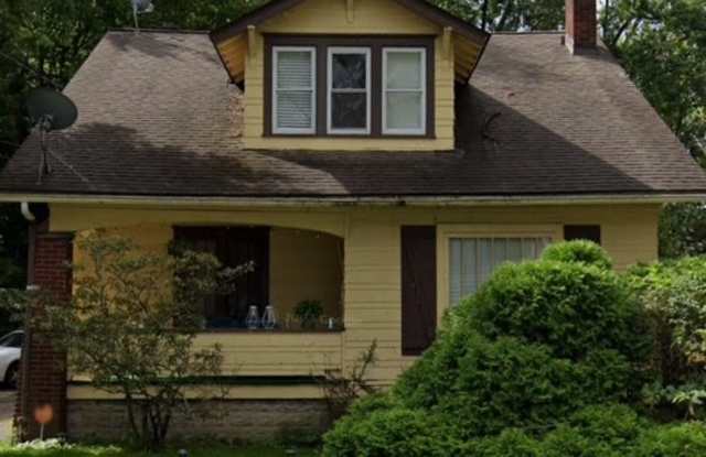 453 W. Judson Ave - 453 Downstairs photos photos